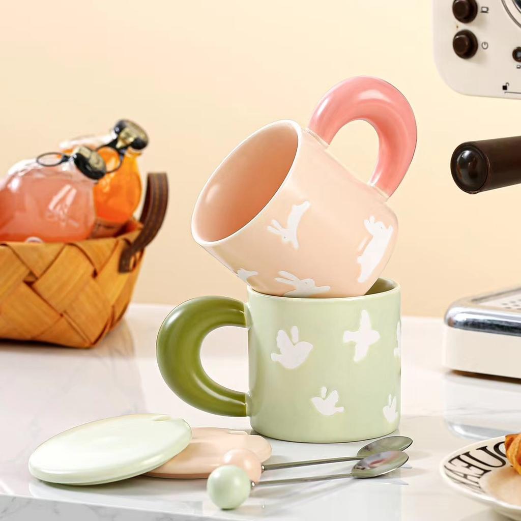 Creative Small Fresh Ceramic Mug Couple Water Cup with Lid Spoon Women's Day Souvenir Coffee Cup Gift