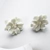Модные белые антиаллергенные серьги с цветком, изысканные элегантные женские украшения, универсальные женские серьги в стиле бохо