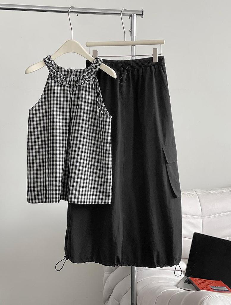 Ретро клетчатый топ-камезоль на халтере, черно-белый, весна/лето 2025