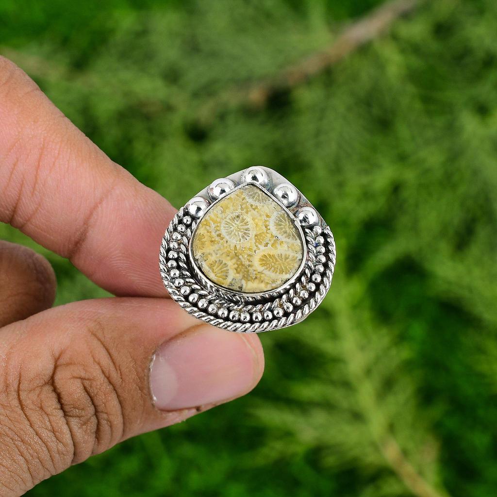 Сделка на День Благодарения Кольцо-солитер 'Обещание' из серебра 925 пробы с камнем ископаемого коралла грушевидной формы