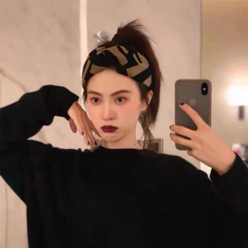 Korean Retro Wool Wide Cross Headband: Autumn & Winter Contrast Knit Hair Accessory