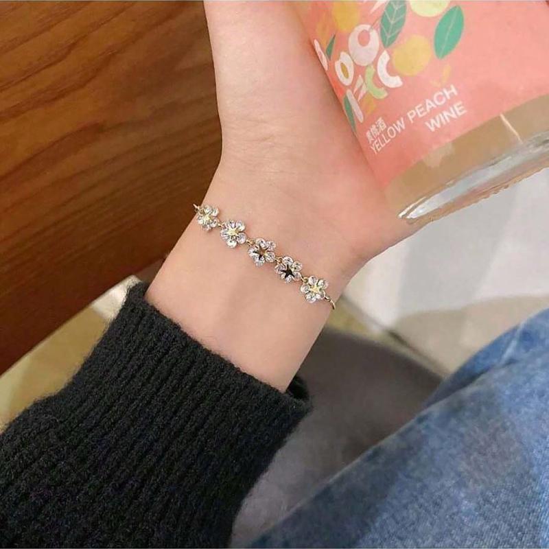 1pc Brick-Inlaid Snowflake Zirconia Fashionable Simple Bracelet - High-End, Versatile Ornament with Elegant