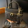High-end niche bag women's autumn and winter 2025 new fashion shoulder messenger bag women's portable mini bucket bag