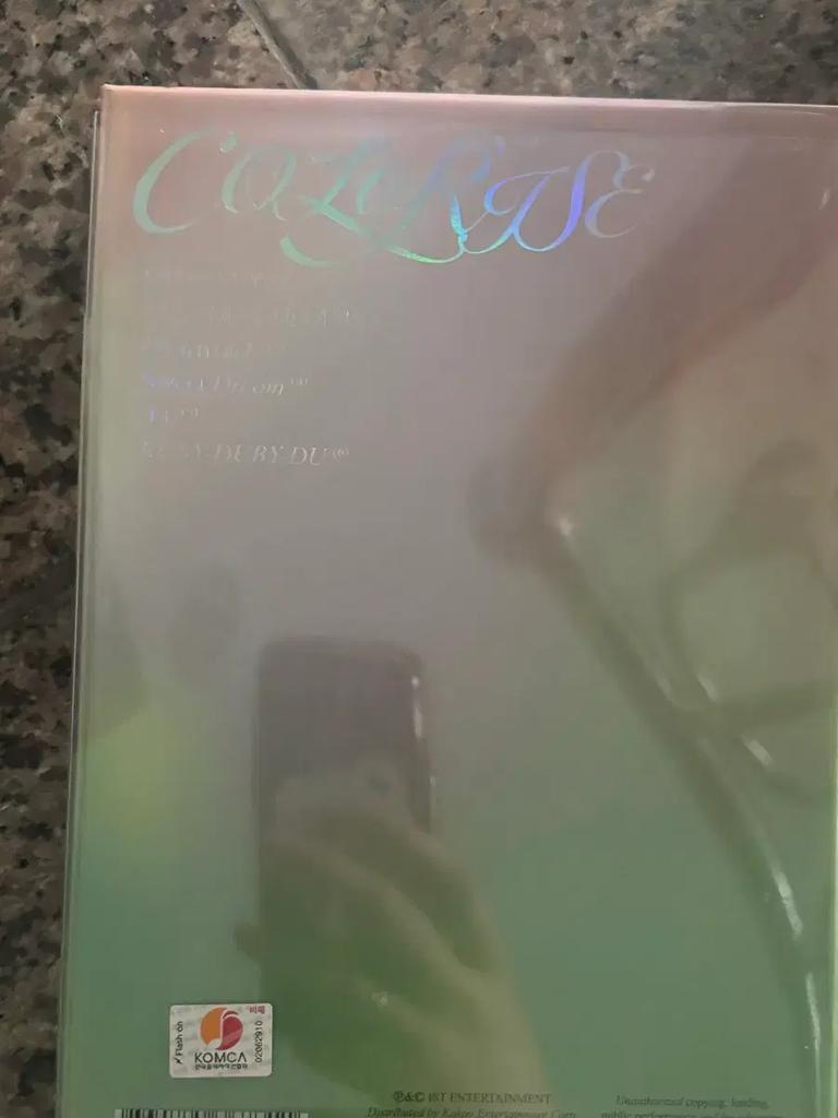 Секретный еженедельный автограф-альбом Colorise с рукописным посланием