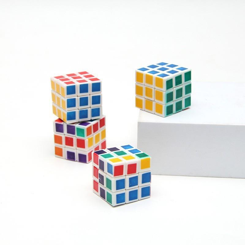 3 шт. Мини-кубики Рубика 3x3x3, 3 см. Веселые подарки для вечеринки, награды для детей в школе, призы в классе. Идеально для дней рождения, Пасхи, Рождества.
