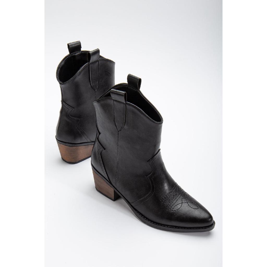 Кремовые бежевые матовые замшевые ковбойские сапоги из норки с камнем в стиле вестерн