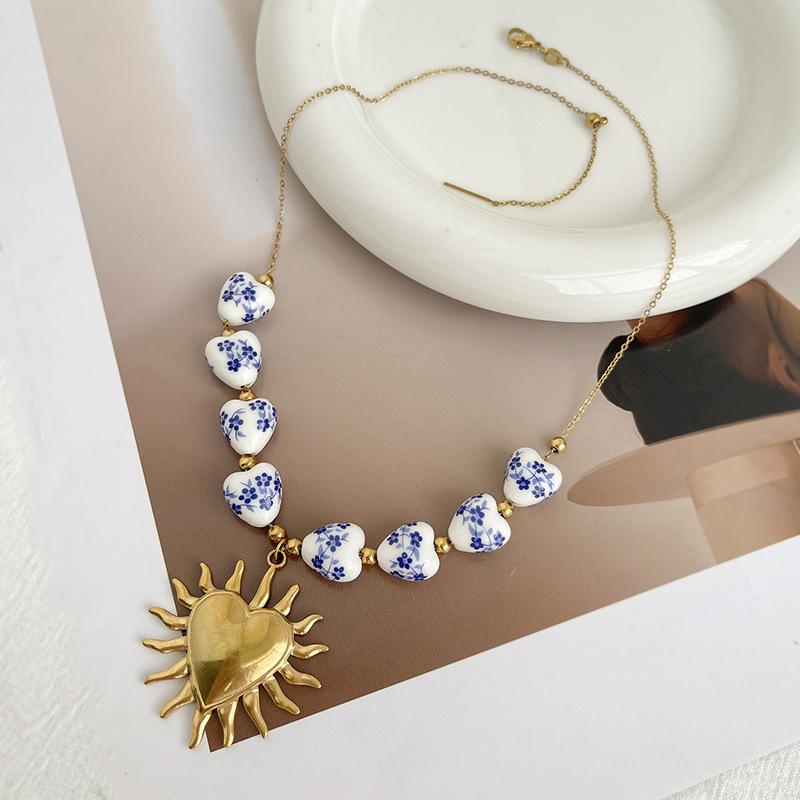 Vintage Stainless Steel Gold Color Pendant Necklace for Women Elegant Blue White Porcelain Heart Beaded Necklaces Boho Jewelry