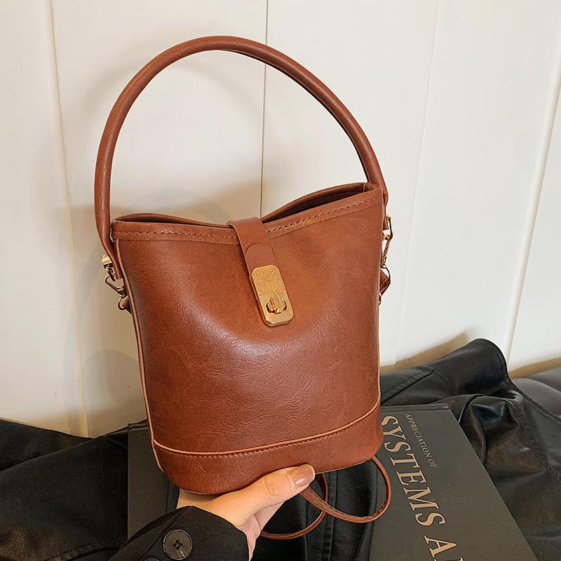 Популярные сумки для женщин осенью Новая сумка через плечо для женщин с высококачественной универсальной сумкой-ведром для женщин