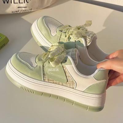 Осенние популярные белые туфли в университетском стиле для женщин. Модные универсальные нишевые оригинальные туфли для доски на толстой подошве.