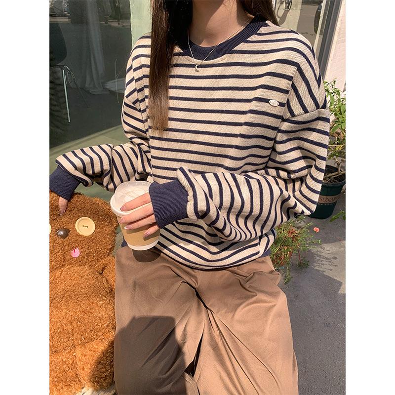 Новая осенне-зимняя трикотажная контрастная полосатая блузка с длинными рукавами, толстовка для женщин, свободная, облегающая, ленивая, непринужденная и красивая.