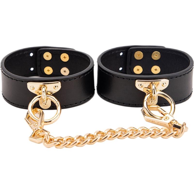 High-end Real Leather BDSM Bondage Set Collar Whip Gag Handcuffs Adult Sex Toys for Couple Comfortable Safe Intimate Games Role