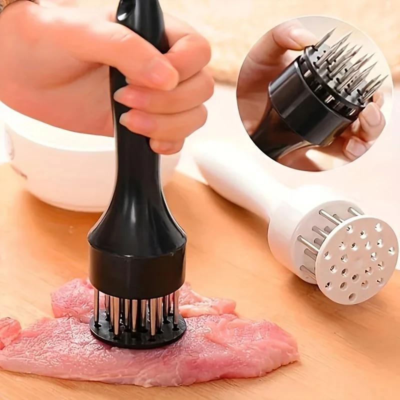 Отбиватель для мяса из нержавеющей стали с 16 сверх острыми иглами и эргономичной ручкой.