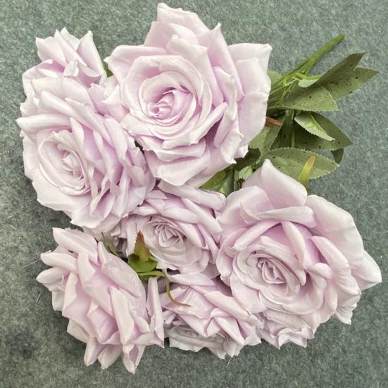 Прочный искусственный букет роз, тонкое мастерство, простое в уходе украшение