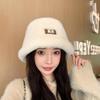 Универсальная пушистая шляпа-рыбак для женщин, модная и элегантная, теплая и защищающая от холода, подчеркивающая лицо, с маленькой тканевой этикеткой, шляпа-ведро