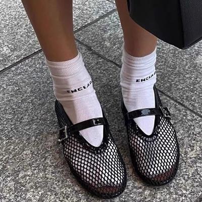 Круглый носок нишевая рыбная сетка полые балетки женские 2025 лето новая мода плоская подошва ремешок с пряжкой черные одинарные туфли