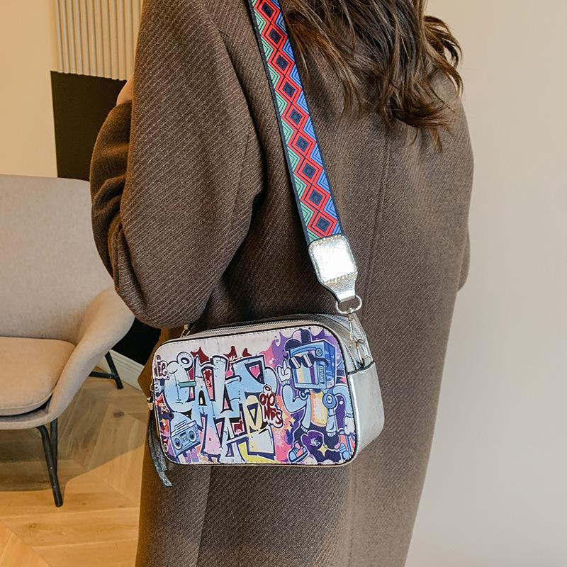 This Year's Popular Bag 2025 New Korean Version of Fashion Graffiti Small Square Bag Ins Internet Celebrity Ladies Messenger Camera Bag