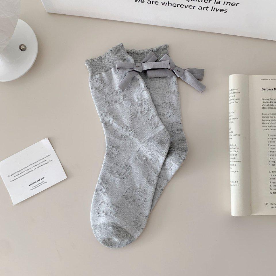 Early Autumn Embossed Cat Bow Mid-Calf Ballet Style Women's Socks