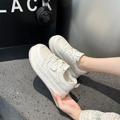 Кожаные маленькие белые туфли женские осенние новые туфли на толстой подошве женские повседневные спортивные туфли женские с внутренней высотой женская обувь