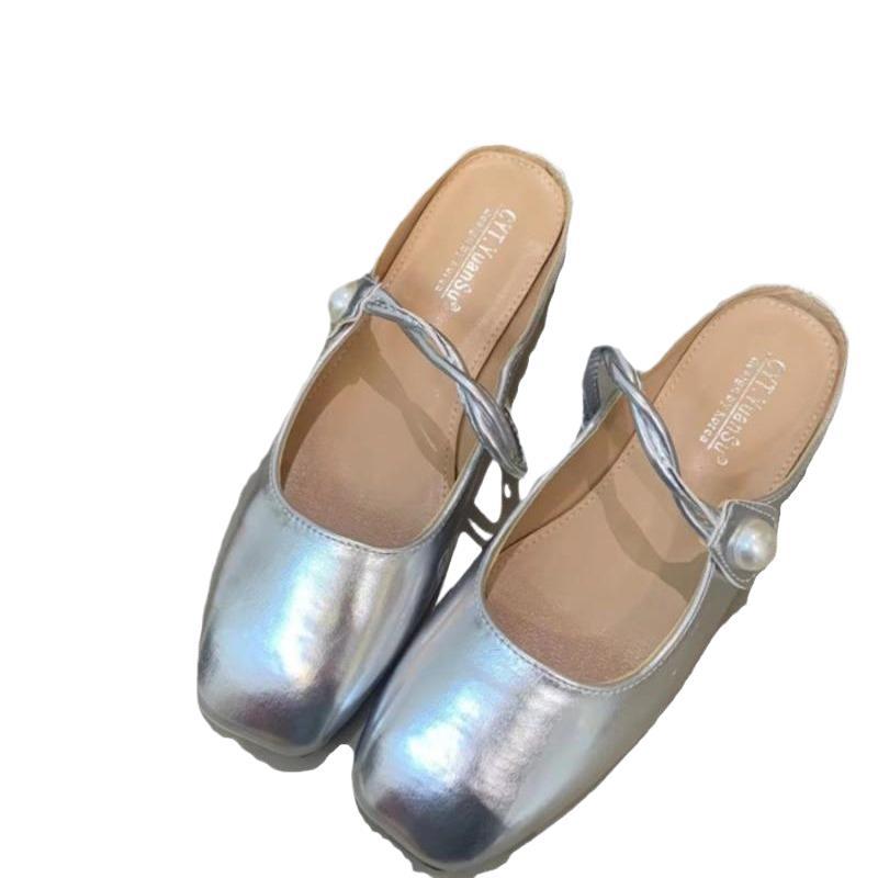 Французские туфли-лодочки на плоской подошве Xiaoxiangfeng Baotou с полуоткрытой пяткой, новинка весны 2025 года, нишевые феи, серебристые, на один педаль, ленивые шлепанцы
