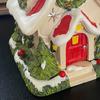 Мини Рождественский Домик Фигурка Маленькая Полимерная Снежная Деревенская Статуэтка Домика с Венком и Соснами