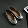 Кожаные ретро туфли-балетки с бантом, в стиле нежного ветра, французские серебристые с круглым носком, на плоской подошве, с неглубоким вырезом, одинарные туфли, мягкая подошва, туфли для бабушек