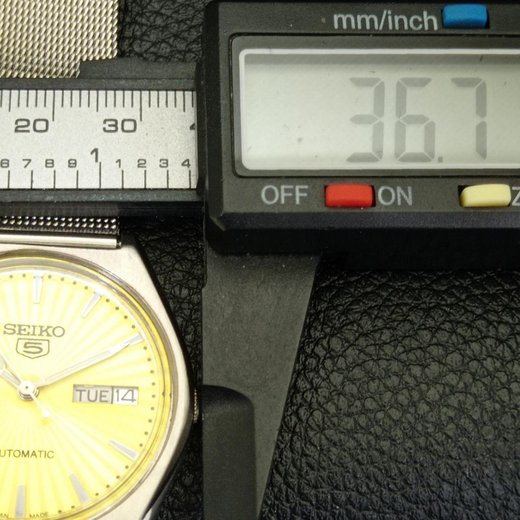 VINTAGE SEIKO 5 AUTOMATIC JAPAN 6309A MENS GOLDEN COLOR DIAL WATCH A701332-5 R206a-a701332