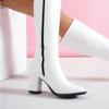 Модные женские белые сапоги выше колена на высоком каблуке