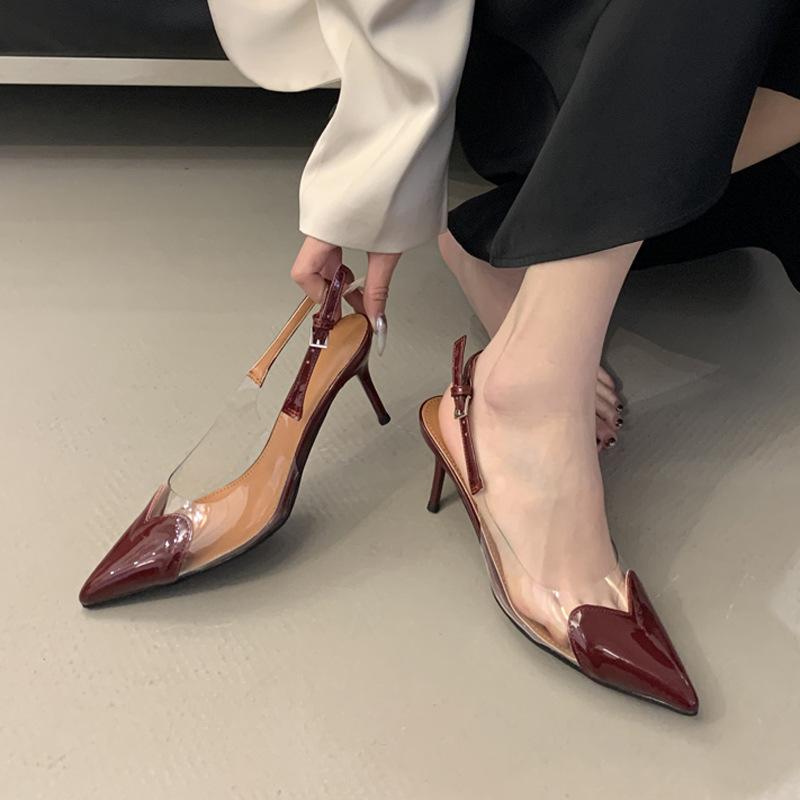 Модные темпераментные туфли-слингбэки из лакированной кожи с острым носком и ремешком с пряжкой, банкетные туфли для выпускного вечера, сандалии с закрытым носком в форме сердца для женщин
