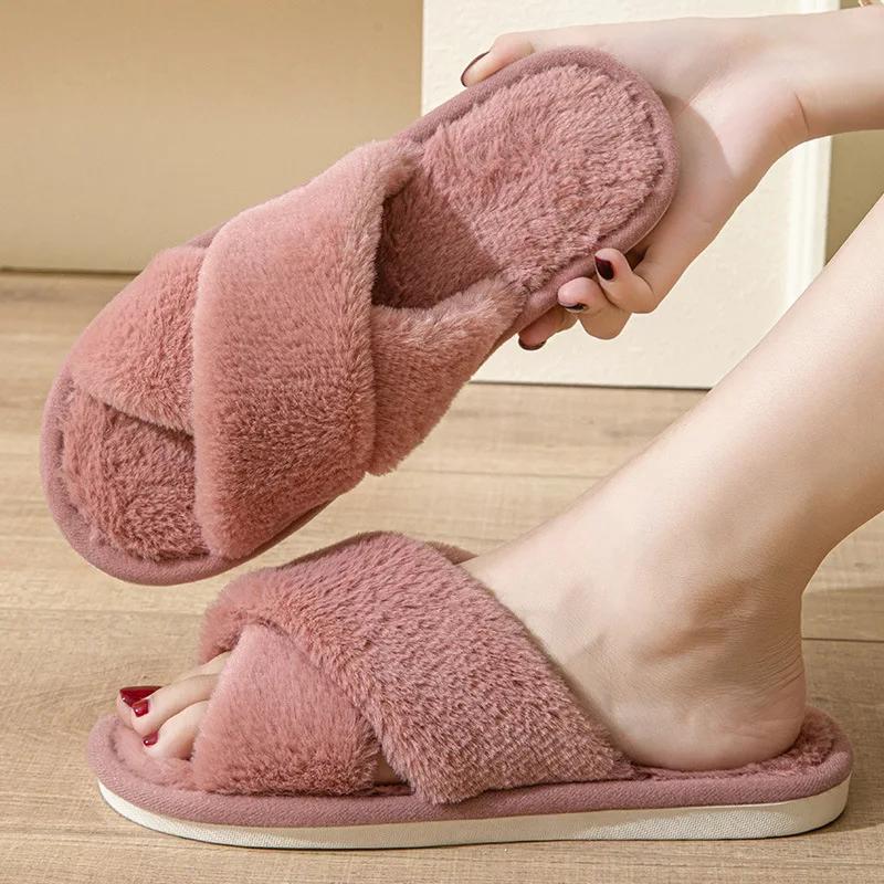 Зимние женские домашние домашние повседневные нечеткие тапочки, женские вьетнамки, пушистая обувь, женские мягкие плюшевые тапочки с перекрестными шлепанцами, 2024 г.