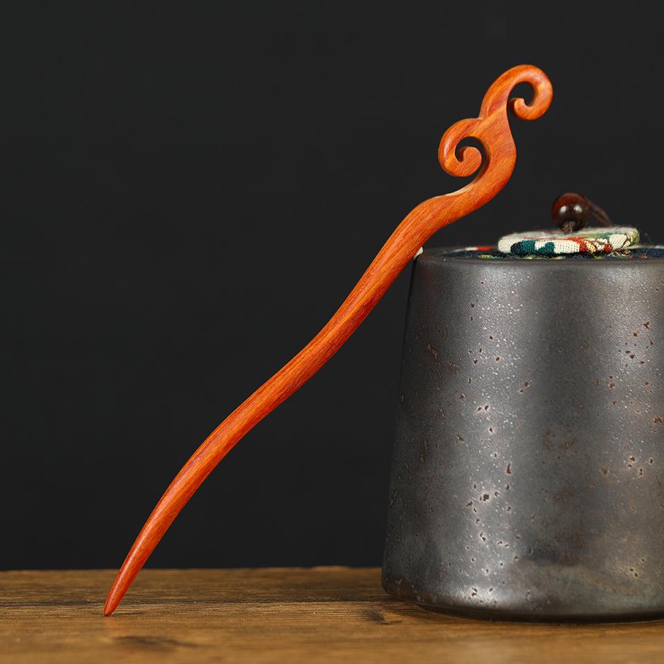 Заколка из красного сандалового дерева для прически-пучка: Элегантный древнекитайский стиль