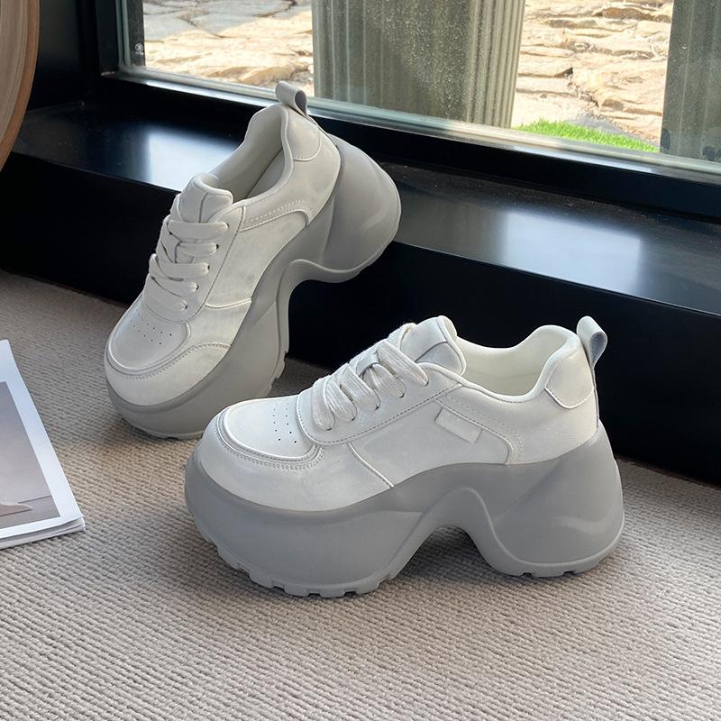 2025 весна новая толстая подошва внутренняя высота увеличивающая женская обувь бархатная обувь универсальная повседневная спортивная обувь женщины