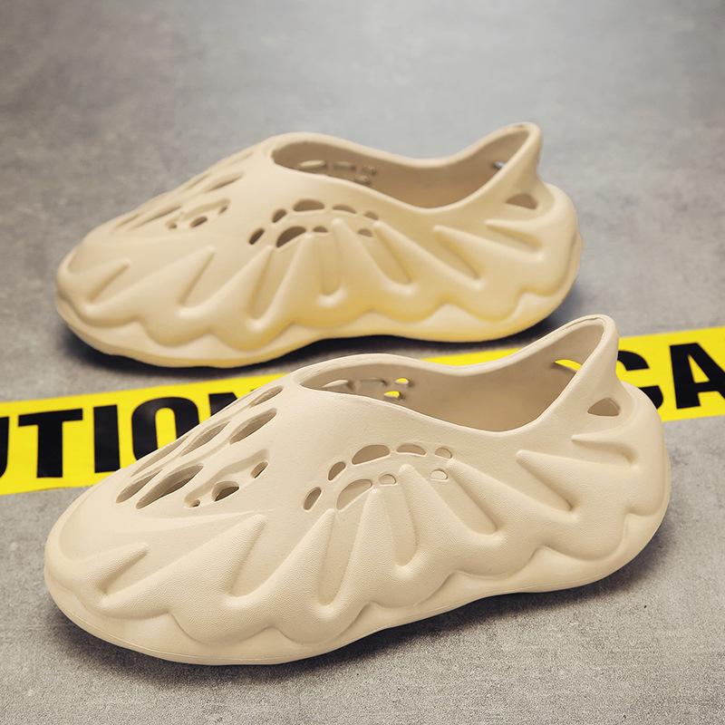 Иностранная торговля дырявая обувь летняя одежда наступая на дерьмо ощущение спортивная сумка головные уборы мужские нескользящие сандалии на толстой подошве для пляжа