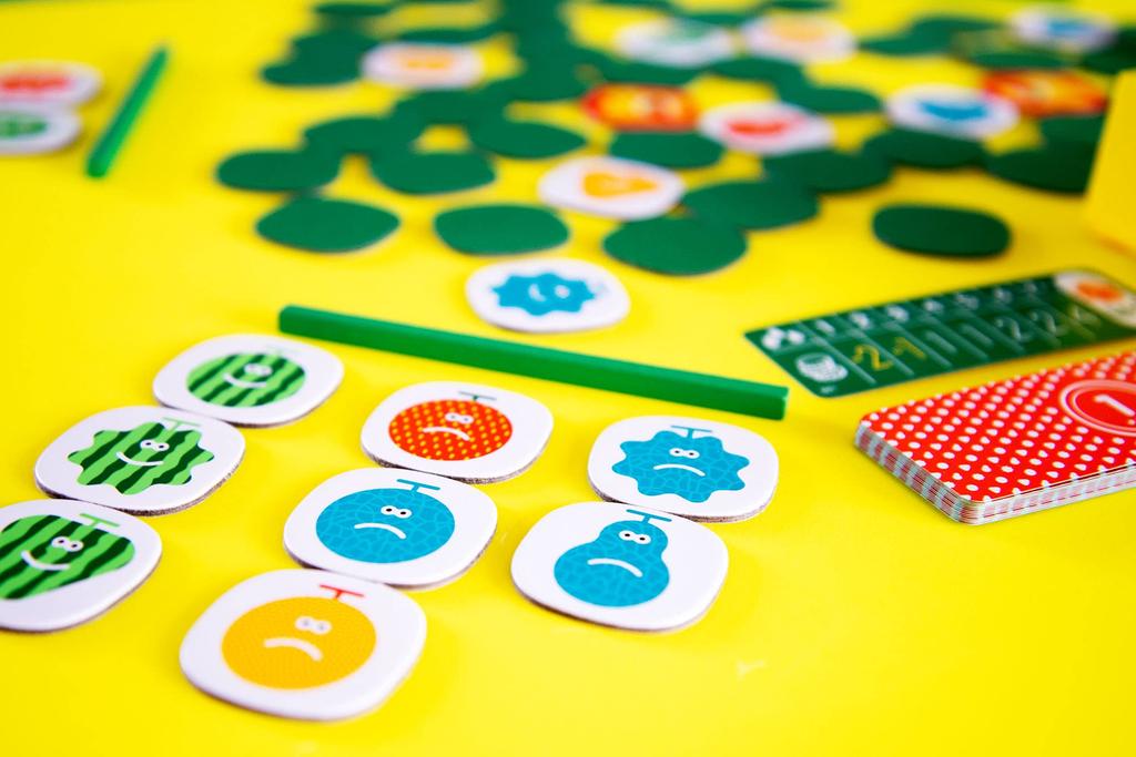 Oink Games Board Game Tekipaki Mochimogi