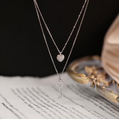 Ожерелье Love для женщин, корейская версия, простое и персонализированное, двухслойное, с цепочкой для ключей, нишевое дизайнерское ожерелье