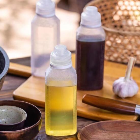 300/500ML Squeeze Oil Bottle with Scale Clear Visible Flip Top Lid Hot Sauce Ketchup Vinegar Liquid Condiment Container Dispenser Kitchen Supplies