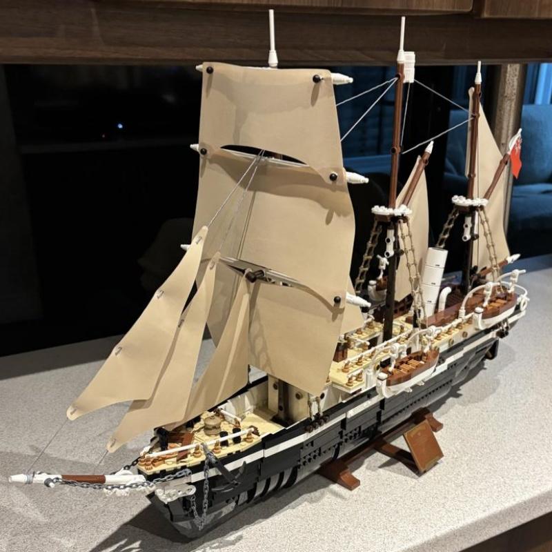 Cheapest 3011pcs The Endurance Bricks Model Building Blocks Antarctic Expedition Ship Assemble Toys for Home Decor Adults Gifts