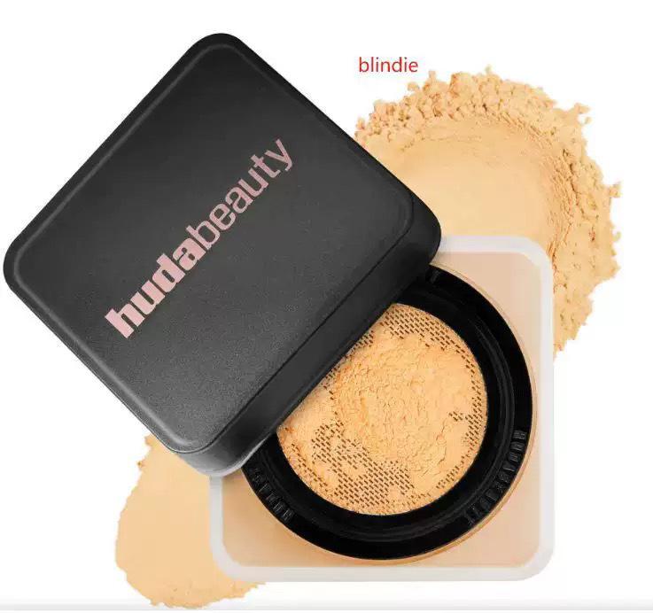 HUDA Beauty Прозрачная рассыпчатая пудра: Тональная основа с матирующим эффектом и освежающий консилер.