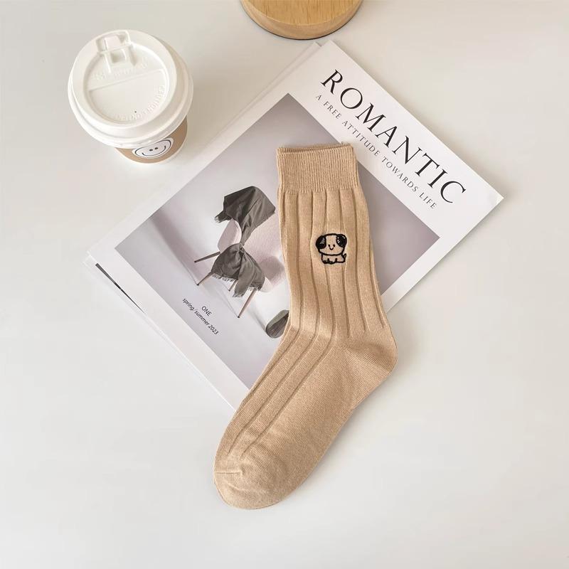 Женские милые осенние и зимние повседневные носки средней длины с вышитым щенком, модные хлопковые носки для девочек