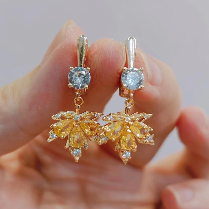 Роскошные серьги-капли с красным цирконом и кленовым листом для женщин, модные серьги золотого цвета, INS ювелирные изделия, аксессуары для вечеринок