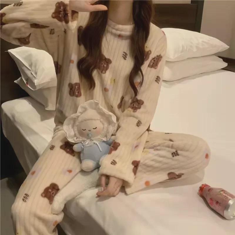 Peach Bear Warm Coral Fleece Pajama Set - Women's Two-Piece Autumn/Winter Loungewear