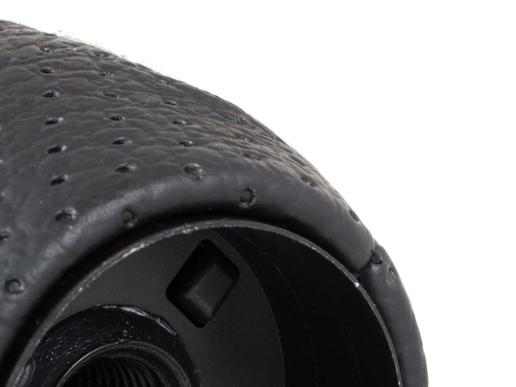Hyundai Elantra 6-Speed Gear Shift Knob Black + Silver