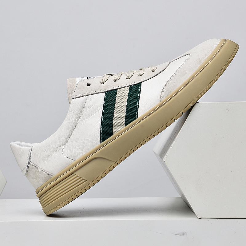 Men Shoes Sneakers Lightweight Breathable Men's Shoes Flat Lace-Up Men Sneakers All-match Casual Leather Shoes Men Comfy Casual