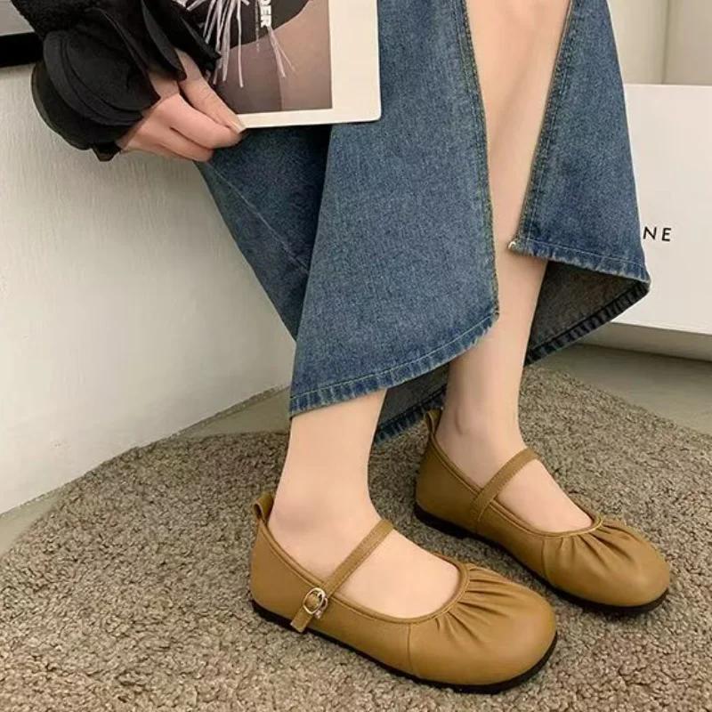 Модные белые кроссовки, женские туфли на плоской подошве, универсальные, мягкие, с круглым носком, с неглубоким вырезом, новые летние, ретро, повседневные, из искусственной кожи, резиновые, для отдыха, на шнуровке