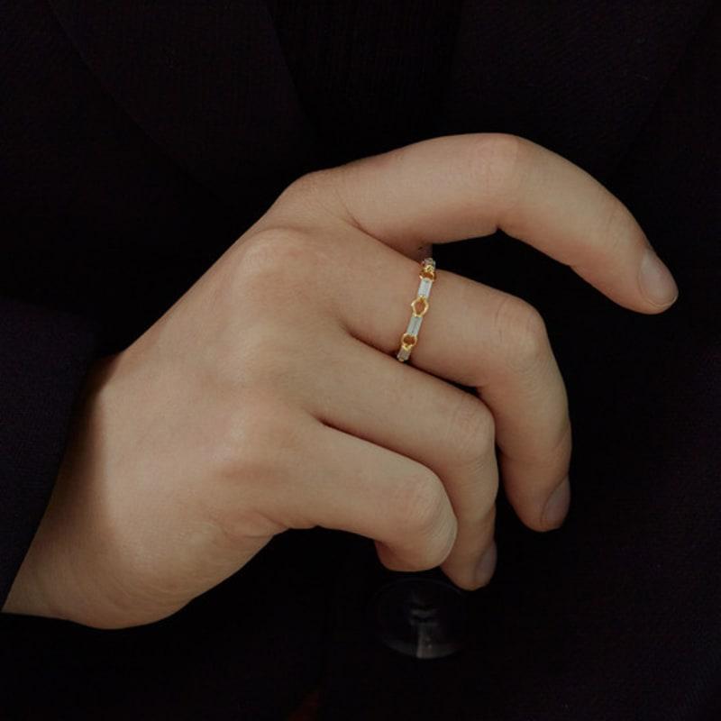 Shertz Square Cubic Chain Ring (14k)