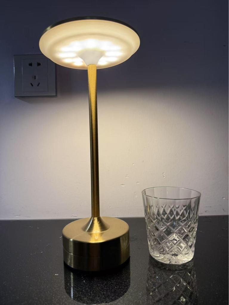 LED Retro Touch Table Lamp – Induction Flying Saucer Design for Hotels & Restaurants, Rechargeable I-Shaped Metal Lighting Fixture.