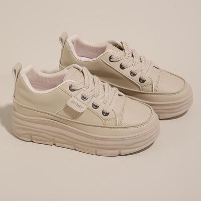 Белые кроссовки W3616 на толстой подошве, осень 2024 г. – прочная, увеличивающая рост, однотонная и модная повседневная обувь для студентов