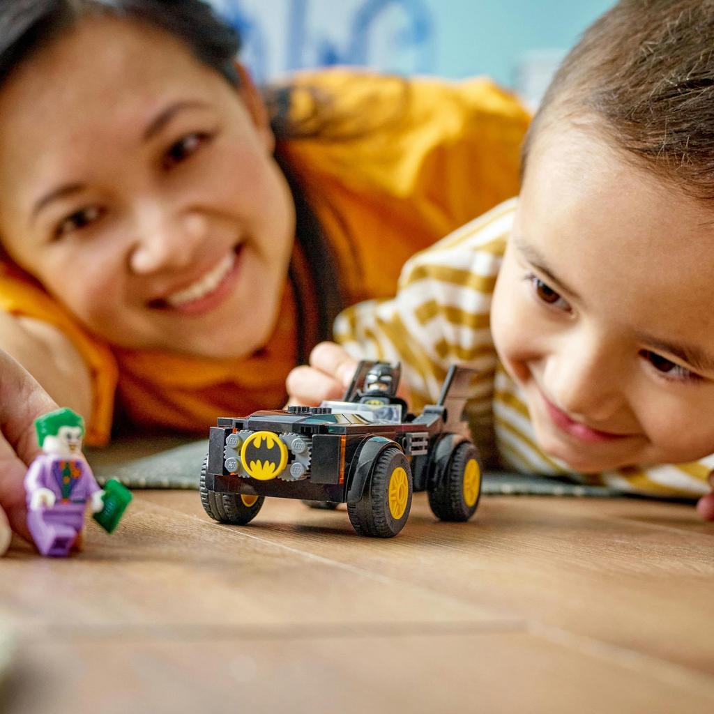 LEGO Супергерои Бэтмобиль Машина Бэтмен Джокер Игрушка Подарочный блок Мальчики Девочки Дети 4 года 5 лет 6 лет 7 лет Образовательный 76264