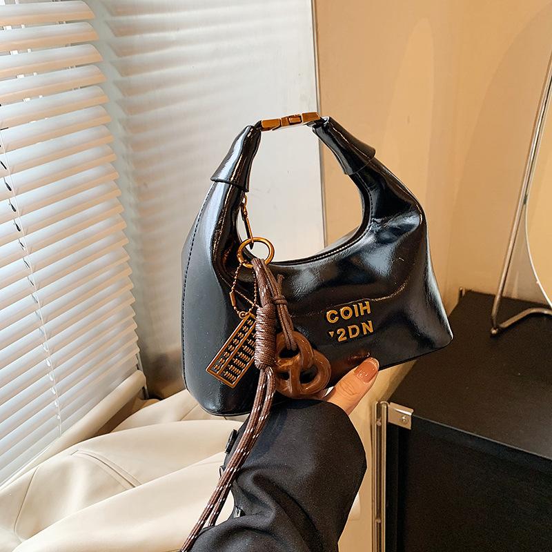 Простая и модная женская сумка через плечо, новая нишевая трендовая высококлассная повседневная универсальная сумка-мессенджер для осени и зимы