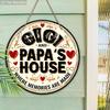 Деревянная табличка в деревенском стиле с надписью GIGI PAPA'S HOUSE - Круглое украшение для воспоминаний для входной двери, стены, крыльца, забора - Идеальное подвесное украшение
