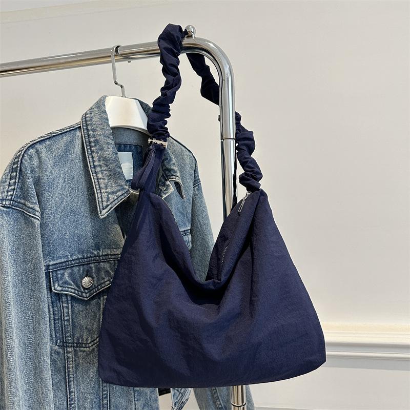 Новая модная повседневная сумка-тоут с простым и красивым осенним дизайном, большой вместимости, с драпировкой, через плечо, кроссбоди, персонализированная